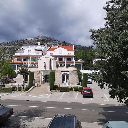 Apartmani Dada Starigrad Paklenica Exterior photo