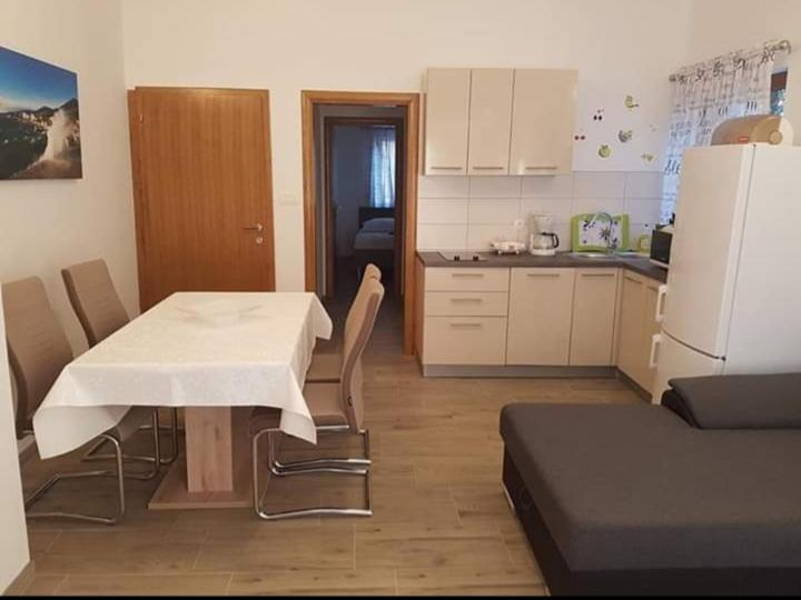 Apartmani Dada Starigrad Paklenica Exterior photo