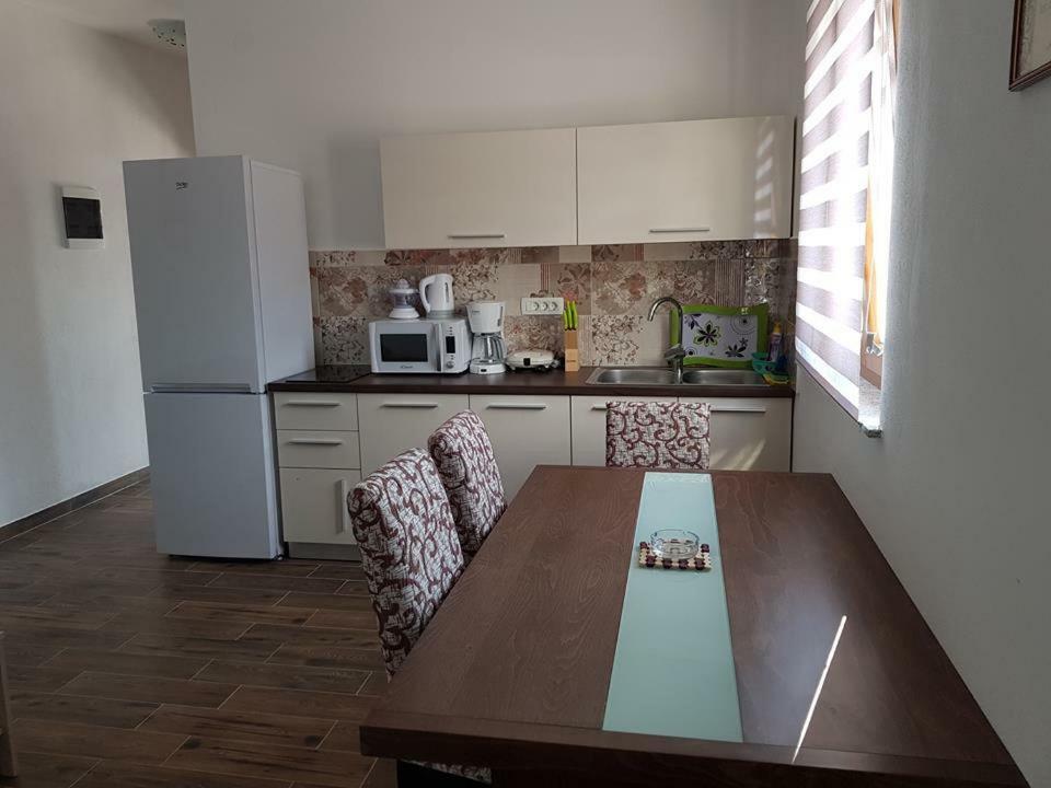 Apartmani Dada Starigrad Paklenica Exterior photo
