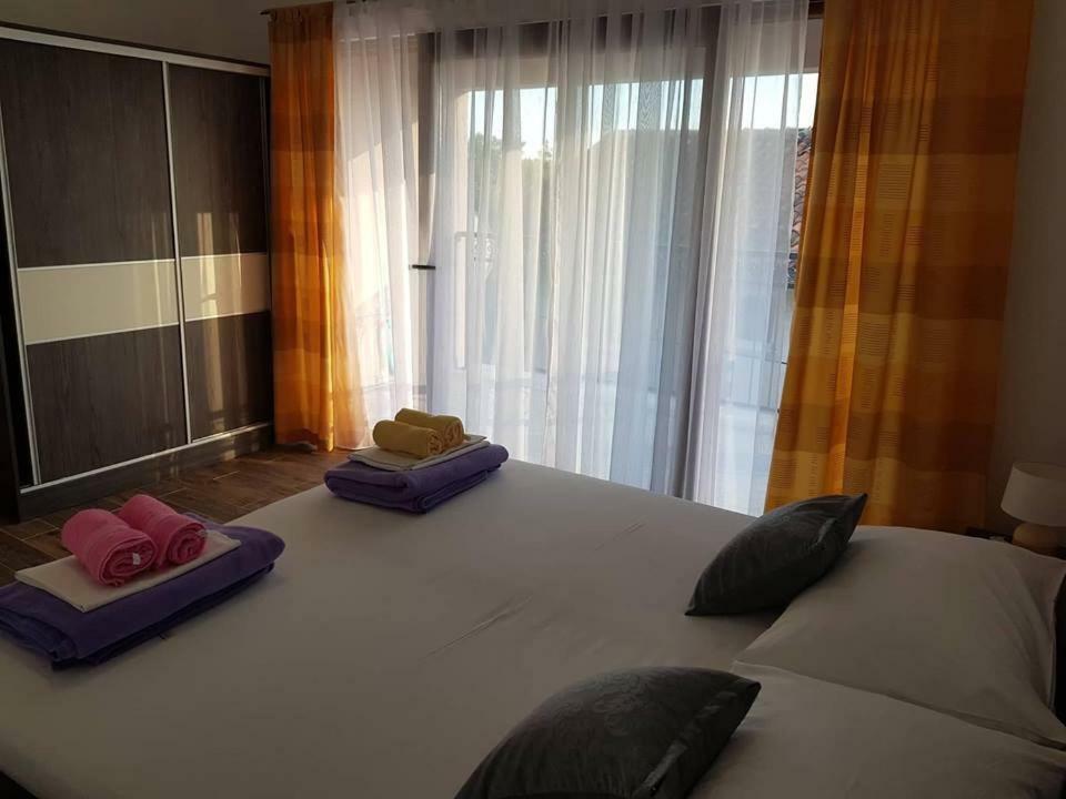 Apartmani Dada Starigrad Paklenica Exterior photo