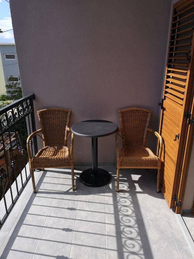 Apartmani Dada Starigrad Paklenica Exterior photo