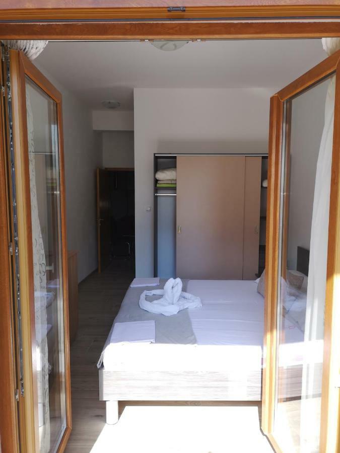Apartmani Dada Starigrad Paklenica Exterior photo