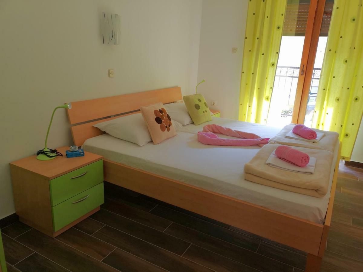 Apartmani Dada Starigrad Paklenica Exterior photo