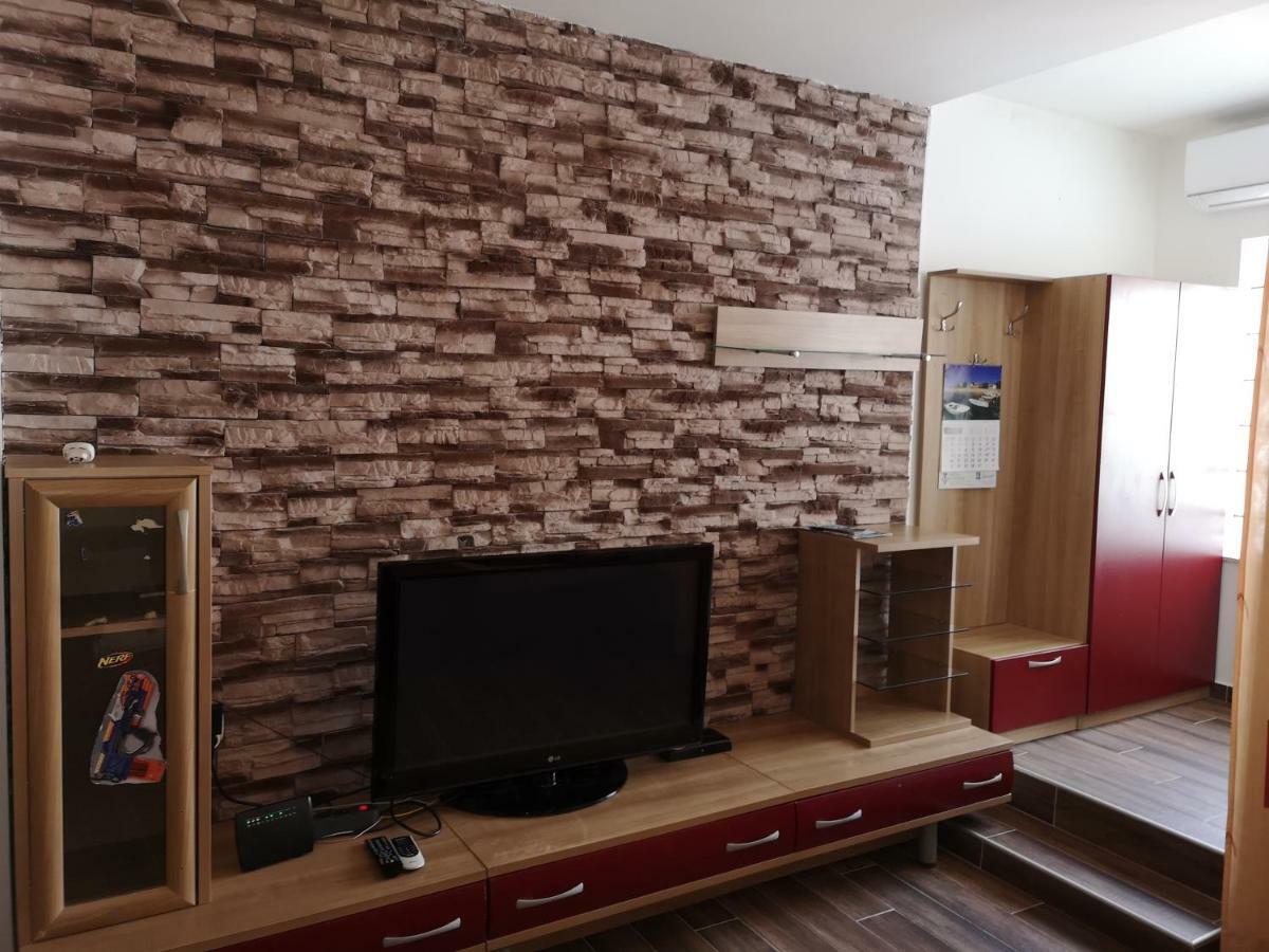 Apartmani Dada Starigrad Paklenica Exterior photo